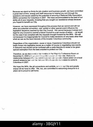 Cette série de communiqués de presse du bureau du maire Michael Coleman, publiés en 2005, souligne son rôle dans le façonnement du paysage politique de Colomb. Il a été le premier maire afro-américain, servant de 2000 à 2016, et était connu pour son long mandat et son leadership dans la gouvernance de la ville. Banque D'Images