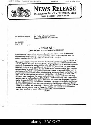 Cet ensemble de communiqués de presse de 2000 détaille les actions et les politiques du maire Michael Coleman, le premier maire afro-américain de Columbus, qui a servi quatre mandats et qui s'est concentré sur l'amélioration de l'administration municipale et la promotion de l'engagement communautaire. Banque D'Images