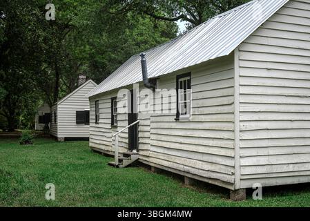 Quartiers d'esclaves préservés à Magnolia Plantation and Gardens. Banque D'Images