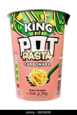Snack instantané King pot Carbonara Flavour pâtes dans un paquet de 69 g. Banque D'Images