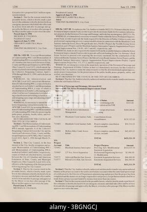 Le Columbus City Bulletin de 1998 comprend les délibérations du conseil municipal, les ordonnances adoptées, les annonces de soumissions et de propositions, les mises à jour de la fonction publique et les activités de la Commission d'achat, supervisées par le greffier de la ville. Banque D'Images
