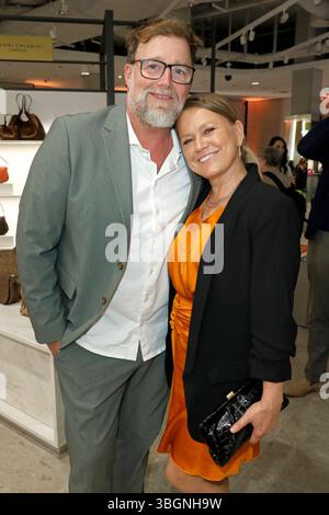 Brian Bojsen und Nova Meierhenrich BEI der Eröffnung vom Breuninger Flagship Store in der Hafencity. Hambourg, 05.06.2025 *** Brian Bojsen et Nova Meierhenrich à l'ouverture du magasin phare Breuninger à Hafencity Hambourg, 05 06 2025 Foto :XC.xTamckex/xFuturexImagex breuninger 5667 Banque D'Images