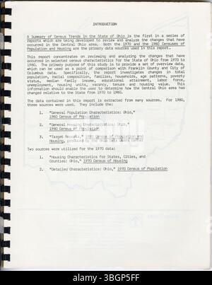 Cette section du rapport sur les tendances du recensement de l'Ohio de 1984 fournit un aperçu complet des statistiques de la population et du logement du recensement décennal, avec un accent particulier sur les changements dans la région de Columbus et d'autres régions de l'Ohio. Les données éclairent le développement urbain et la planification des services publics. Banque D'Images