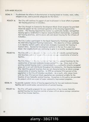 Page 26 poursuit le plan d'aide au logement de 1977, en mettant l'accent sur l'élaboration de politiques et l'évaluation des besoins en matière de logement en vertu de la Loi sur le logement et le développement communautaire. Banque D'Images