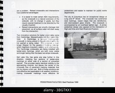 Installations piétonnes : meilleures pratiques 1999 sert de guide aux collectivités locales pour améliorer les programmes de piétons. Il présente un ensemble de pratiques efficaces pour relever les défis communs en matière d'infrastructure piétonne et améliorer les résultats du programme. Banque D'Images