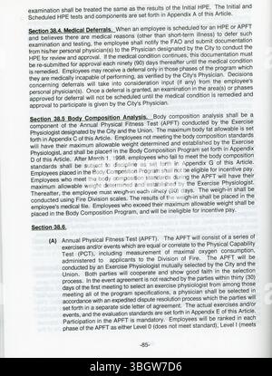 Le contrat de négociation collective de 1986 entre la ville de Columbus et la section locale 67 du syndicat des pompiers, mis en œuvre en 1996, établit le cadre de l’indemnisation des pompiers, des droits syndicaux et des conditions de travail. Banque D'Images