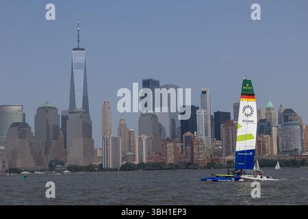 New York City, États-Unis . 06 juin 2025. Erik Heil de Deutsche Bank Allemagne lors d’une séance d’essais avant le Grand Prix Mubadala New York Sail à New York, États-Unis. Vendredi 6 juin 2025. Rolex SailGP Championship Event 6 saison 2025. Crédit : Brazil photo Press/Alamy Live News Banque D'Images