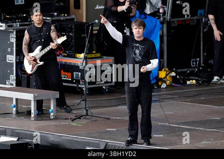 Gitarrist Nicko Calderon und Sänger Bryan Garris von der Band Knocked Loose BEI Rock am Ring RAR 2025 am Nürburgring. DAS Festival feiert in diesem Jahr seinen 40. Geburtstag. 100 groupes und Künstler stehen auf vier stages. Nürburg, 06.06.2025 Deutschland DEU *** guitariste Nicko Calderon et chanteur Bryan Garris du groupe Knocked Loose au Rock am Ring RAR 2025 au Nürburgring le festival fête ses 40 ans cette année 100 groupes et artistes se produiront sur quatre scènes Nürburg, 06 06 2025 Allemagne DEU Copyright : xChristophxHardtx Banque D'Images
