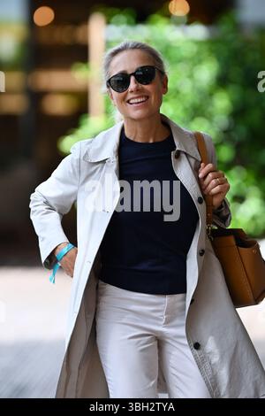 Paris, France. 06 juin 2025. Anne Sophie Lapix est vue poser au Village lors de l'Open de France à Roland Garros le 6 juin 2025 à Paris. Photo de ABACAPRESS.COM crédit : Abaca Press/Alamy Live News Banque D'Images