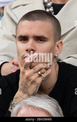 Paris, France. 06 juin 2025. Romeo Beckham participe au tournoi Roland Garros 2025 le 6 juin 2025 à Paris. Photo de Laurent Zabulon/ABACAPRESS.COM crédit : Abaca Press/Alamy Live News Banque D'Images