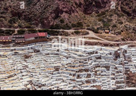 Mines de sel de Maras dans la Vallée sacrée des Incas, Pérou Banque D'Images