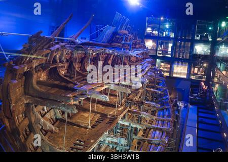 L’épave récupérée du navire de guerre d’Henry VIII, le Mary Rose, au Mary Rose Museum Banque D'Images