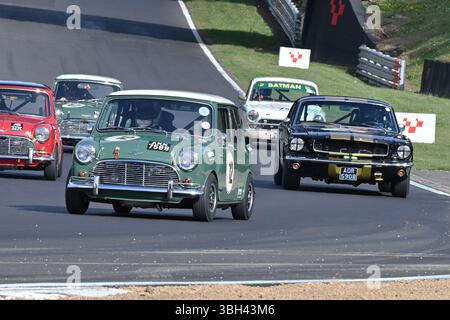 Olly Samways, Austin Mini Cooper S, Masters pré-66 Touring Cars, Masters Historic Festival, mettant en vedette des voitures de tourisme de l'époque du British Saloon Banque D'Images