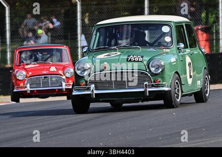 Olly Samways, Austin Mini Cooper S, Masters pré-66 Touring Cars, Masters Historic Festival, mettant en vedette des voitures de tourisme de l'époque du British Saloon Banque D'Images