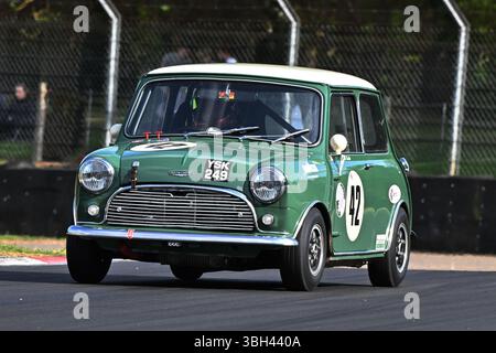 Benjamin Butler, Austin Mini Cooper S, Masters pré-66 Touring Cars, Masters Historic Festival, mettant en vedette des voitures de tourisme de l'époque du British Sal Banque D'Images