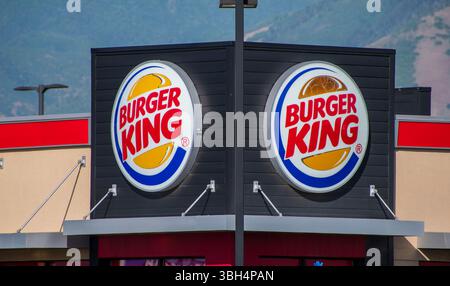 SPANISH FORK, UT, États-Unis - 8 JUIN 2025 : vue extérieure d'un restaurant Burger King. Burger King est une chaîne américaine de restaurants de restauration rapide à hamburger. Banque D'Images