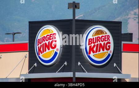 SPANISH FORK, UT, États-Unis - 8 JUIN 2025 : vue extérieure d'un restaurant Burger King. Burger King est une chaîne américaine de restaurants de restauration rapide à hamburger. Banque D'Images