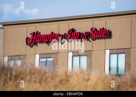 SPANISH FORK, UT, États-Unis - 8 JUIN 2025 : vue extérieure d'un hôtel Hampton Inn. Hampton Inn est une chaîne d'hôtels américaine déposée par Hilton Worldwide. Banque D'Images