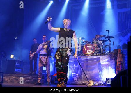 Le groupe médiéval à Extremo dans la Sporthalle Hamburg, 01.11.13, Michael Robert RHEIN (chant) Banque D'Images