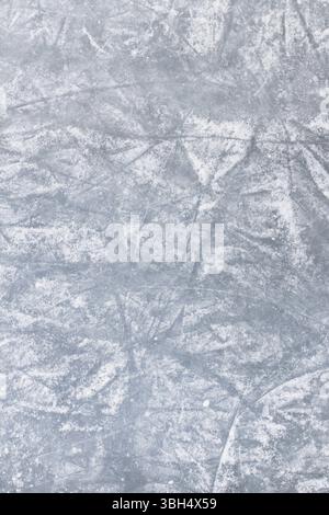 Détails d'une patinoire, avec des marques et des rayures de lames de patin Banque D'Images