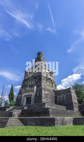 Mausolée de la famille Crespi placés dans le vieux cimetière de travailleur historique village. UNESCO World Heritage sIte. Crespi d'Adda, Capriate San Gervasio (BG) JE Banque D'Images