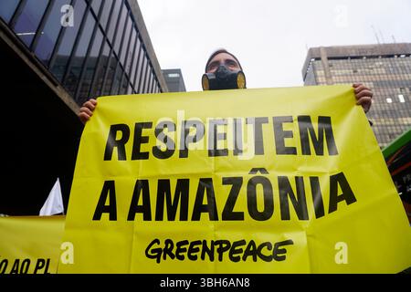La Marche pour le climat a lieu sur l'avenue Paulista, dans la région Centre-Sud de São Paulo, ce samedi (7), avec le thème « pour la vie sur terre et dans la périphérie » et en opposition à la loi de dévastation. Banque D'Images