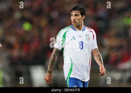Oslo, Pologne. 06 juin 2025. Sandro TONALi, de l'Italie, vu lors du match de football des qualifications de la Coupe du monde d'Europe 2026 entre la Norvège et l'Italie au stade Ullevaal (Oslo). Score final ; Norvège 3 :0 Italie. Crédit : SOPA images Limited/Alamy Live News Banque D'Images