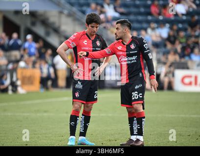 Chester, Pennsylvanie, États-Unis. 7 juin 2025. CARLOS ORRANTIA (23 ans) et ALDO ROCHA GONZALEZ (26 ans) discutent de l'endroit où placer le ballon lors du match amical international contre l'Union de Philadelphie au Subaru Park à Chester PA (crédit image : © Ricky Fitchett/ZUMA Press Wire) USAGE ÉDITORIAL SEULEMENT ! Non destiné à UN USAGE commercial ! Banque D'Images