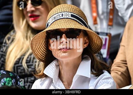 Paris, France. 08 juin 2025. Natalie PORTMAN lors de la quinzième journée du Roland-Garros 2025, Open de France, tournoi de tennis du Grand Chelem le 08 juin 2025 au stade Roland-Garros à Paris, France - photo Matthieu Mirville/DPPI crédit : DPPI Media/Alamy Live News Banque D'Images