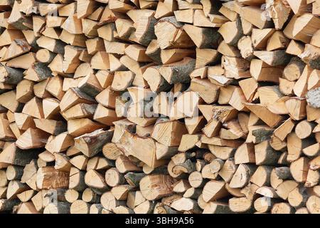 Bois de chauffage préparé pour le chauffage du poêle hiver Banque D'Images
