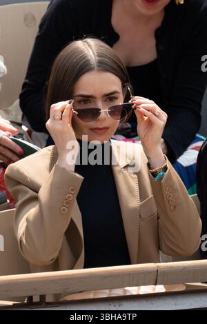 Paris, France. 8 juin 2025. Lilly Collins participe au tournoi Roland Garros 2025 le 8 juin 2025 à Paris. Photo Laurent Zabulon/ABACAPRESS.COM Banque D'Images