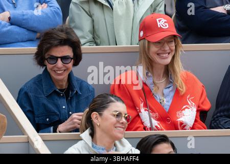Paris, France. 08 juin 2025. Rachida Dati et Natalia Vodianova participent au tournoi Roland Garros 2025 le 8 juin 2025 à Paris. Photo Laurent Zabulon/ABACAPRESS.COM Banque D'Images