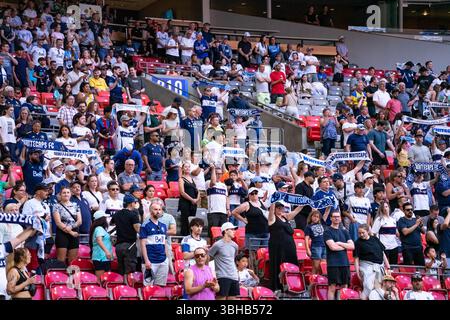 Vancouver, Canada. 08 juin 2025. Vancouver, Colombie-Britannique, Canada, 8 juin 2025 : les supporters du Vancouver Whitecaps FC acclament avant le match de football de la Ligue majeure entre le Vancouver Whitecaps FC et le Seattle Sounders FC au BC place Stadium à Vancouver, Colombie-Britannique, Canada (USAGE ÉDITORIAL SEULEMENT). (Amy elle/SPP) crédit : photo de presse sportive SPP. /Alamy Live News Banque D'Images
