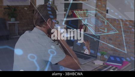 Image du réseau de connexions entre les personnes travaillant dans l'entrepôt. Connexions technologiques mondiales de l'éducation et concept d'interface numérique numériquement gène Banque D'Images