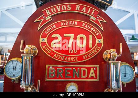 Ancienne locomotive dans l'entrepôt de la gare ferroviaire de Rovos dans Capital Park à Pretoria Tshwane Afrique du Sud le train de luxe Rovos Rail voyageant entre Banque D'Images