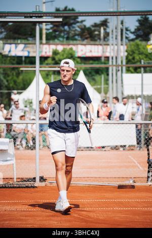 Villeurbanne, France. 09 juin 2025. Tom Gentzsch (Allemagne) lors de la première journée de l'Open Sopra Steria (Lyon, France) juin 9-15 2025 crédit : DPPI Media/Alamy Live News Banque D'Images