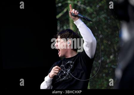 Sänger Bryan Garris von der Band Knocked Loose am dritten Tag BEI Rock im Park Rip 2025 am Nürnberger Zeppelinfeld. DAS Festival findet seit 1993 als Parallelveranstaltung zum Event Rock am Ring statt. Nürnberg, 08.06.2025 Bayern Deutschland *** chanteur Bryan Garris du groupe Knocked Loose le troisième jour de Rock im Park RIP 2025 à Nurembergs Zeppelinfeld le festival a lieu depuis 1993 comme un événement parallèle à Rock am Ring Nuremberg, 08 06 2025 Bavière Allemagne Copyright : xDwixAnoraganingrumx Banque D'Images