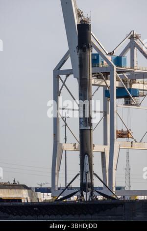 Port Canaveral, États-Unis. 09 juin 2025. 9 juin 2025 SpaceX Falcon 9 le booster de premier étage B-1085-8 arrive du lancement de SXM-10 sur ASOG Un manque de drones gravitas à Port Canaveral, comté de Brevard, Floride, États-Unis. (Photo de Scott Schilke/SipaUSA) crédit : Sipa USA/Alamy Live News Banque D'Images