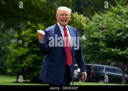 Washington, États-Unis. 09 juin 2025. Le président AMÉRICAIN Donald Trump revient à la Maison Blanche de Camp David à Washington le 9 juin 2025. Photo de Yuri Gripas/ABACAPRESS.COM crédit : Abaca Press/Alamy Live News Banque D'Images