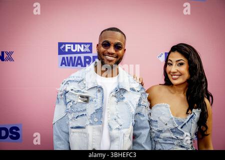 AMSTERDAM - Jayh Jawson à l'arrivée, avant la douzième édition des FunX Awards. Lors du spectacle de remise des prix à AFAS Live, les artistes préférés reçoivent les prix musicaux les plus importants. ANP ROBIN UTRECHT pays-bas Out - belgique Out Banque D'Images