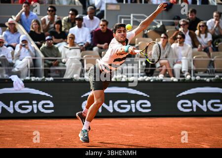 Paris, France, France. 8 juin 2025. Carlos ALCARAZ d'Espagne lors de la quinzième journée de Roland-Garros 2025, Open de France 2025, tournoi de tennis du Grand Chelem au stade Roland-Garros le 08 juin 2025 à Paris, France. (Crédit image : © Matthieu Mirville/ZUMA Press Wire) USAGE ÉDITORIAL SEULEMENT ! Non destiné à UN USAGE commercial ! Banque D'Images