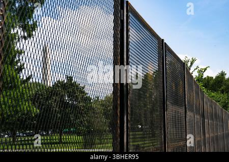 Washington, États-Unis. 09 juin 2025. L'escrime monte près du National Mall for the Army's 250th Anniversary Parade à Washington, DC le lundi 9 juin 2025. Photo de Annabelle Gordon/UPI crédit : UPI/Alamy Live News Banque D'Images