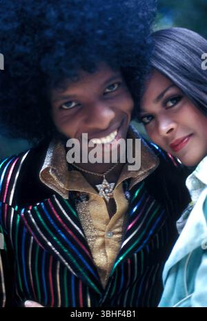 1976 : SLY STONE et sa femme, KATHY. (Crédit image : © Globe photos via ZUMA Press Wire) USAGE ÉDITORIAL SEULEMENT ! Non destiné à UN USAGE commercial ! Banque D'Images