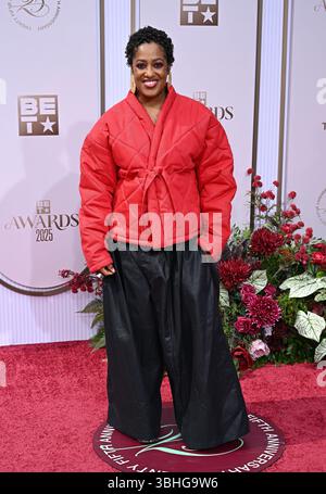 Los Angeles, États-Unis. 09 juin 2025. Rapsody arrive aux BET Awards 2025 organisés au Peacock Theater le 9 juin 2025 à Los Angeles, CA. © Starbuck/ Credit : AFF/Alamy Live News Banque D'Images