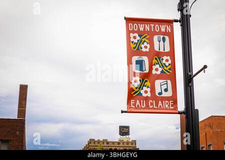 Eau Claire, WI, États-Unis - 2025-05-05 : vue rapprochée d'un panneau de rue du centre-ville à eau Claire Wisconsin Banque D'Images