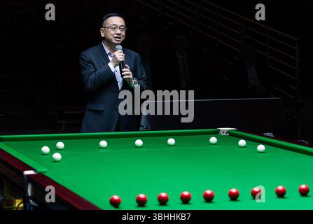 Hong Kong, Chine.10th juin 2025. Benson Kwok Joon-Fung, directeur de l'immigration du gouvernement de la région administrative spéciale de Hong Kong, prononce un discours lors de la cérémonie d'ouverture du défi culturel de la région de la baie au Queen Elizabeth Stadium de Hong Kong, le 10 juin 2025 à Hong Kong, en Chine. Crédit : Hou Yu/China News Service/Alamy Live News Banque D'Images