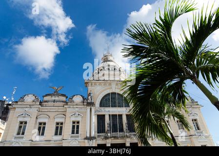 Salvador, Bahia, Brésil - 07 juin 2025 : vue de la façade extérieure du Palacio Rio Branco situé dans le centre historique de la ville de Salvador, Banque D'Images