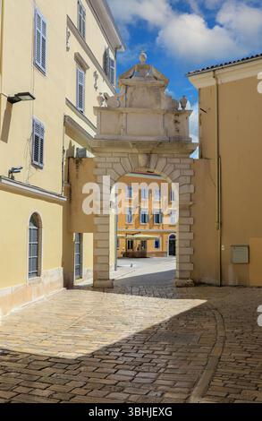 L'Arche de Balbi, une porte de la vieille ville à Rovinj, Istrie, Croatie, Europe Banque D'Images