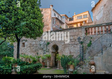 PALMA, ESPAGNE - 11 JANVIER 2015 : vue de l'entrée des bains arabes du 10ème siècle, le bâtiment le mieux conservé de la période islamique sur l'île Banque D'Images