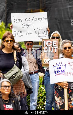 Santa Barbara répond à l'escalade des raids fédéraux de l'immigration, au déploiement de troupes de la Garde nationale lors de manifestations pacifiques à Los Angeles et à l'activité confirmée de LA GLACE dans les comtés de Ventura, Santa Barbara et San Luis Obispo par une conférence de presse et un rassemblement au palais de justice du comté de Santa Barbara, Santa Barbara, CALIFORNIE, le 10 juin 2025. (Photo de Rod Rolle/Sipa USA) crédit : Sipa USA/Alamy Live News Banque D'Images